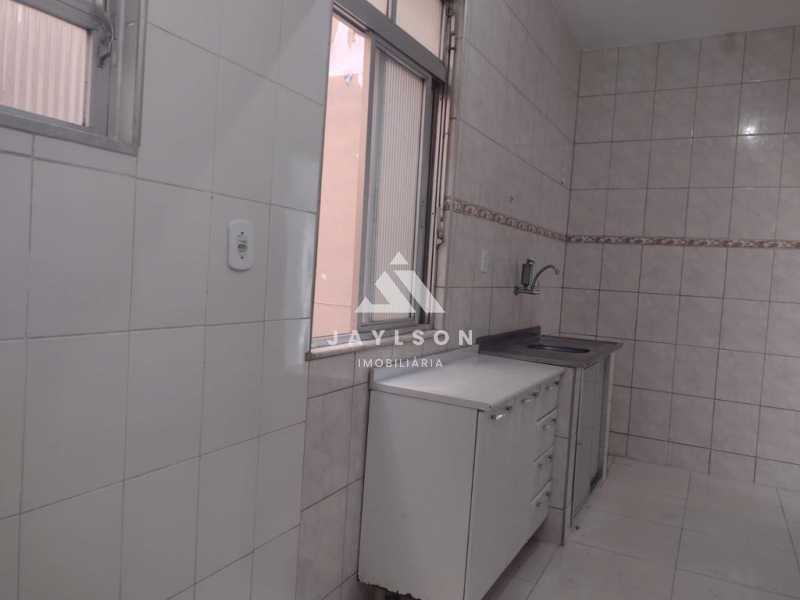 Apartamento à venda com 2 quartos, 64m² - Foto 9