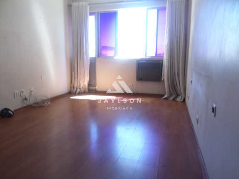 Apartamento à venda com 3 quartos, 102m² - Foto 2