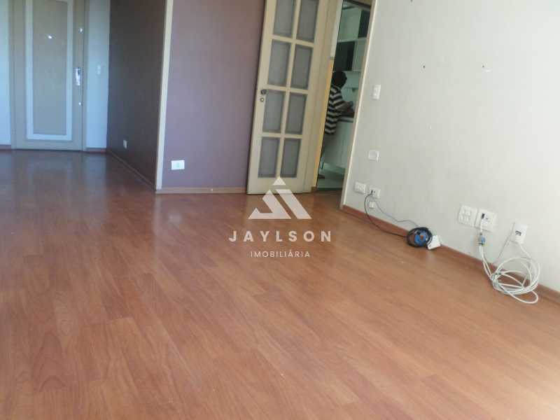 Apartamento à venda com 3 quartos, 102m² - Foto 1