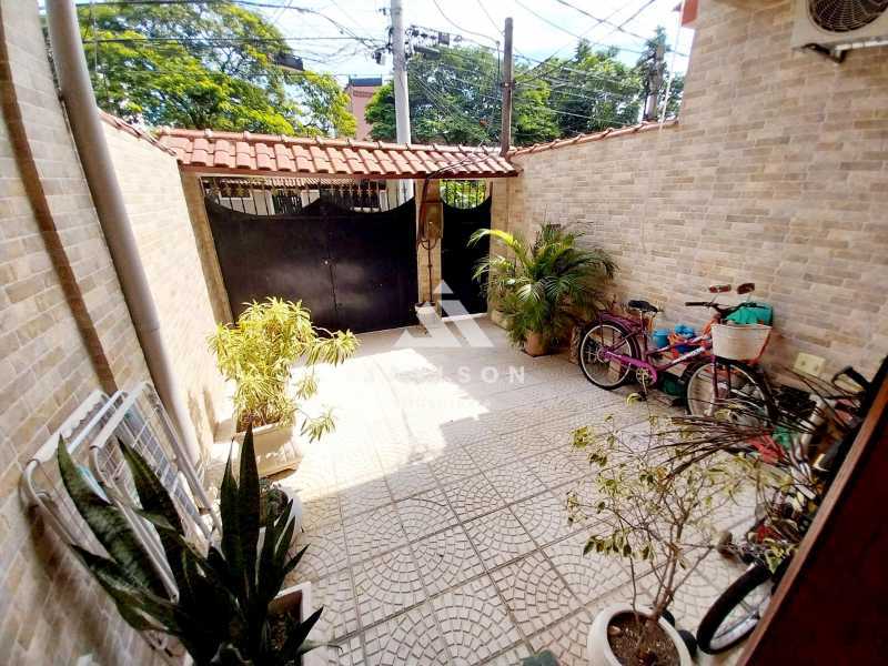 Casa à venda com 2 quartos, 131m² - Foto 14