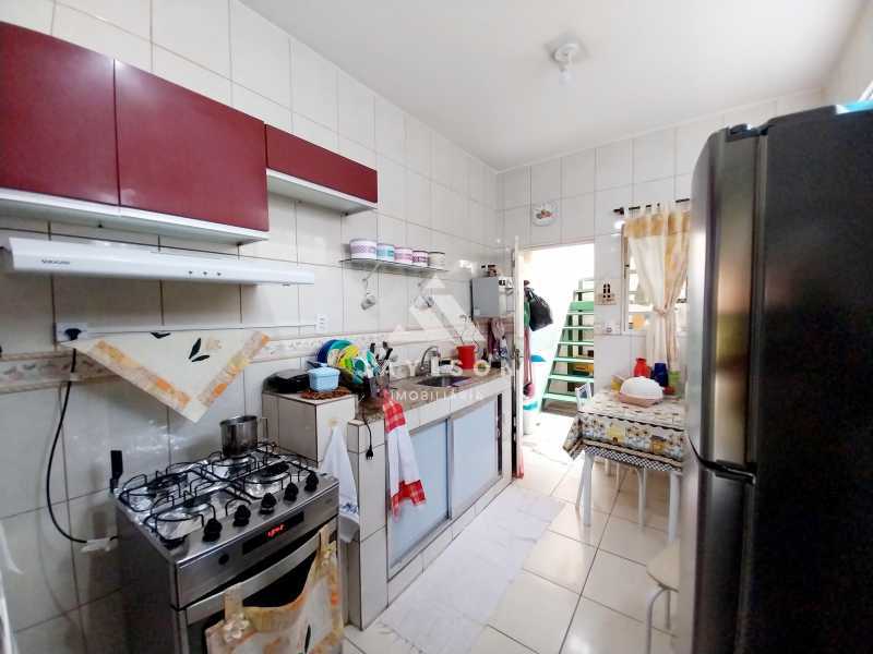 Casa à venda com 2 quartos, 131m² - Foto 22