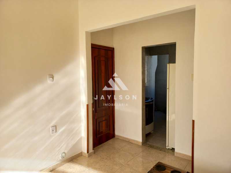 Apartamento à venda com 2 quartos, 60m² - Foto 7