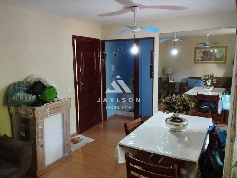 Apartamento à venda com 2 quartos, 61m² - Foto 2