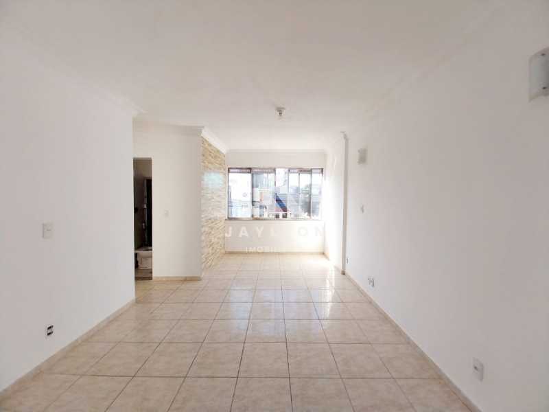 Apartamento à venda com 2 quartos, 75m² - Foto 2