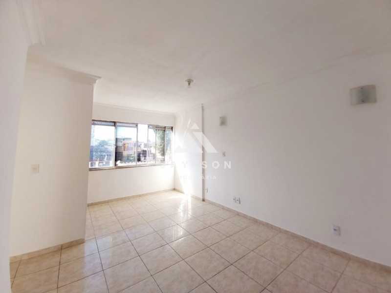 Apartamento à venda com 2 quartos, 75m² - Foto 3