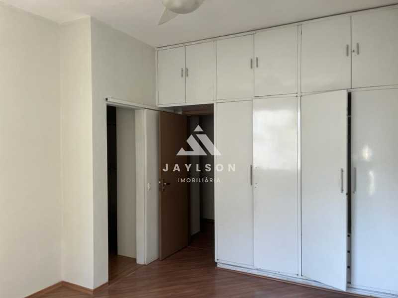 Casa de Vila à venda com 4 quartos, 229m² - Foto 13