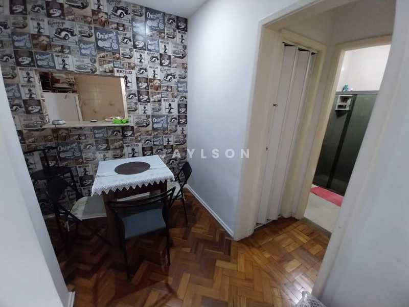 Apartamento à venda com 2 quartos, 73m² - Foto 4