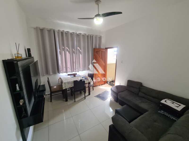 Apartamento à venda com 2 quartos, 74m² - Foto 5