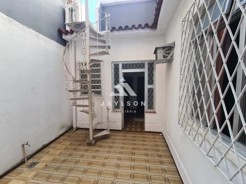 Casa à venda com 2 quartos, 76m² - Foto 2