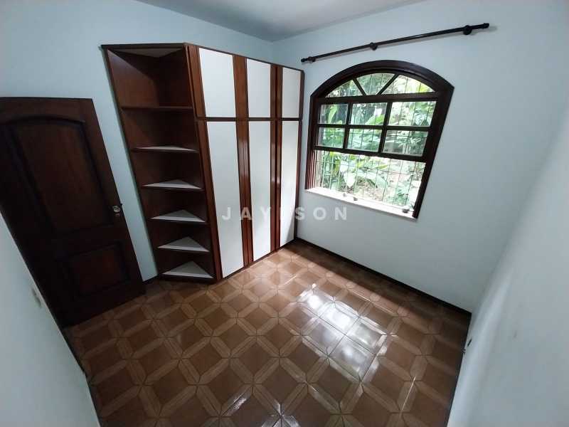 Casa à venda com 4 quartos, 357m² - Foto 16