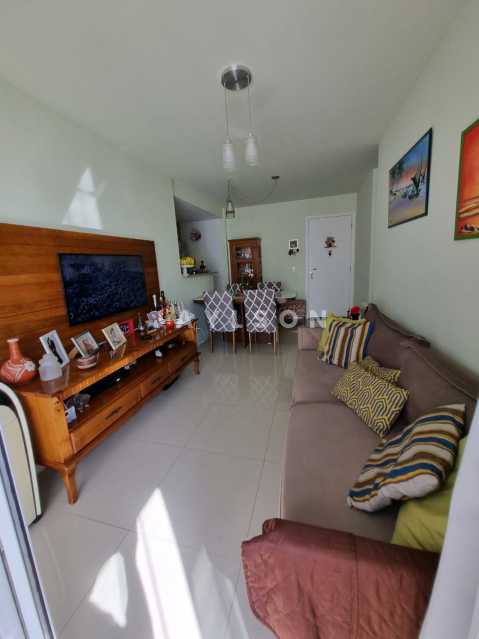 Apartamento à venda com 2 quartos, 62m² - Foto 2