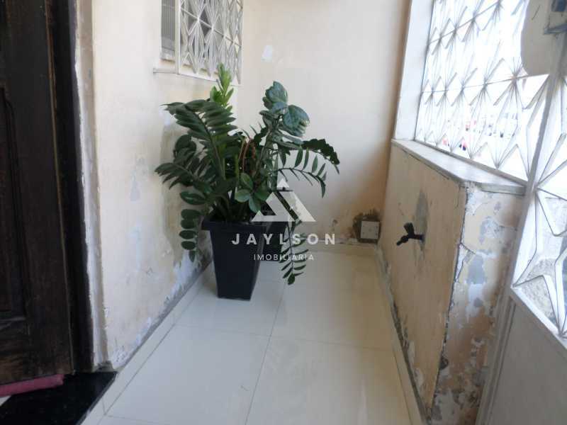 Apartamento à venda com 2 quartos, 70m² - Foto 11