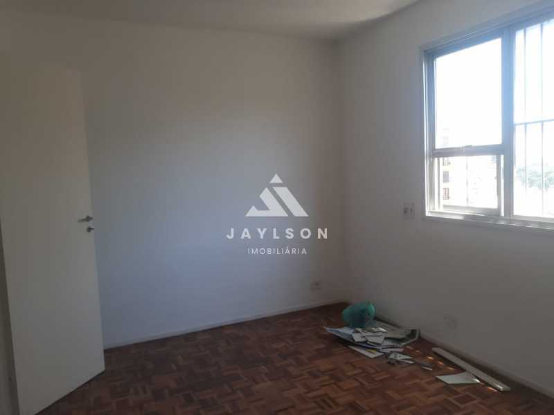 Apartamento à venda com 2 quartos, 72m² - Foto 9