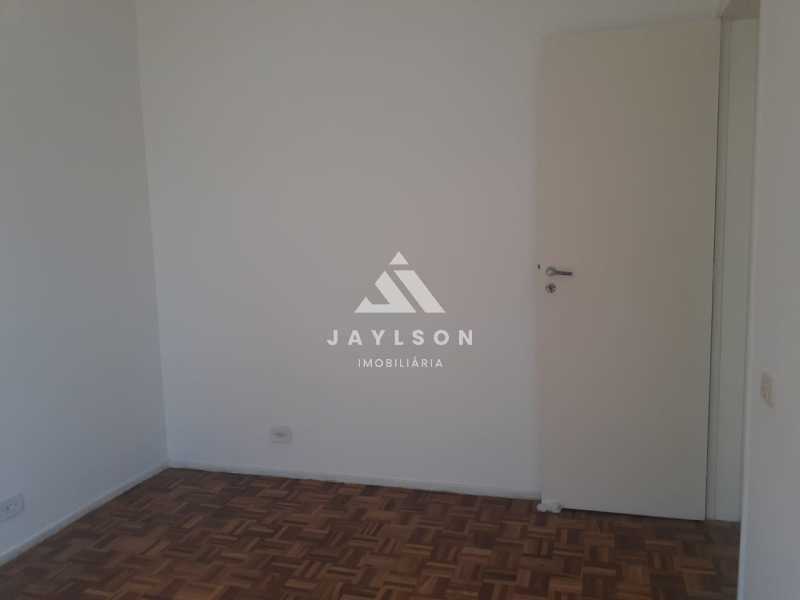 Apartamento à venda com 2 quartos, 72m² - Foto 23