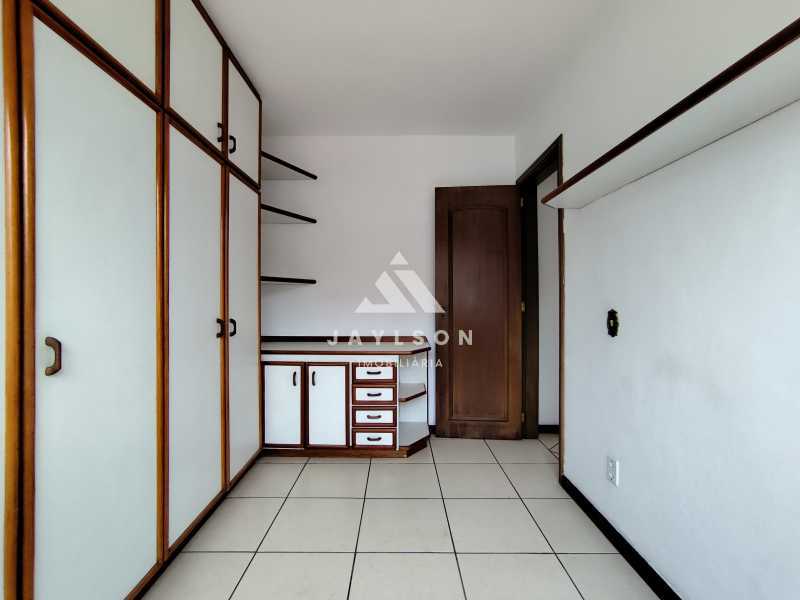 Apartamento à venda com 2 quartos, 72m² - Foto 8