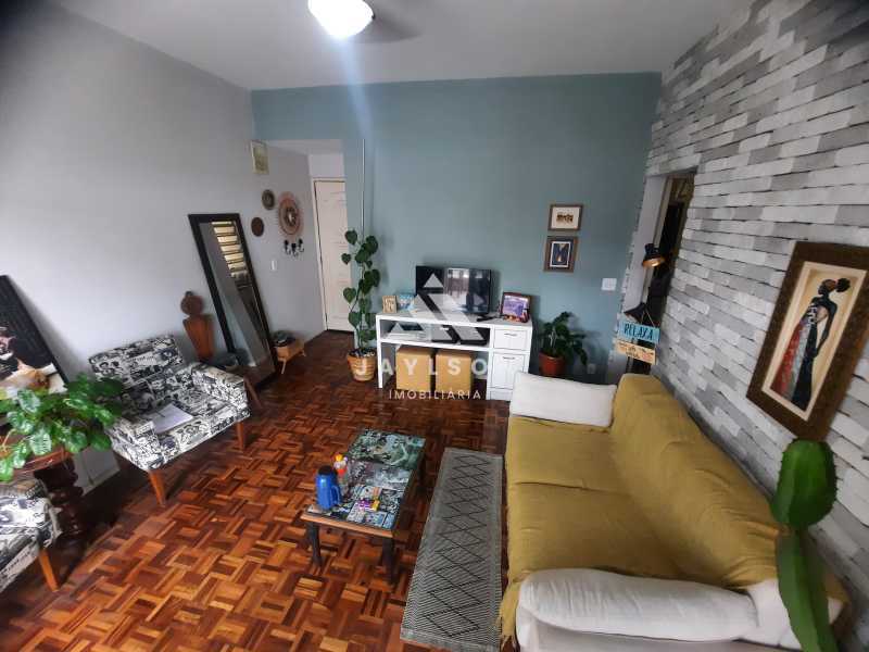 Apartamento à venda com 2 quartos, 70m² - Foto 2