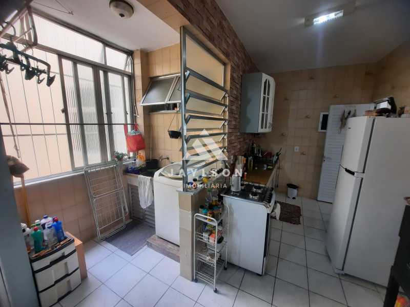 Apartamento à venda com 2 quartos, 70m² - Foto 17