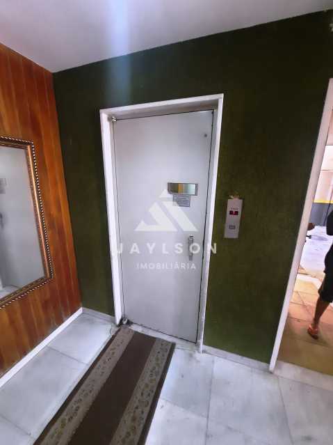 Apartamento à venda com 2 quartos, 70m² - Foto 25