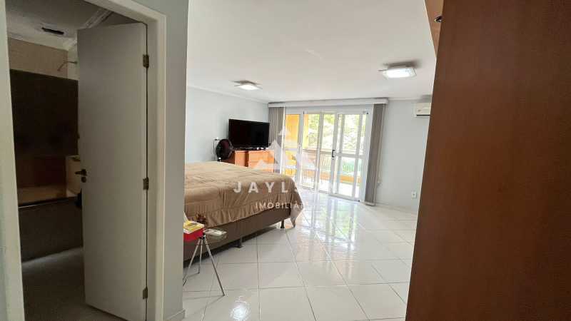 Apartamento à venda com 3 quartos, 200m² - Foto 15