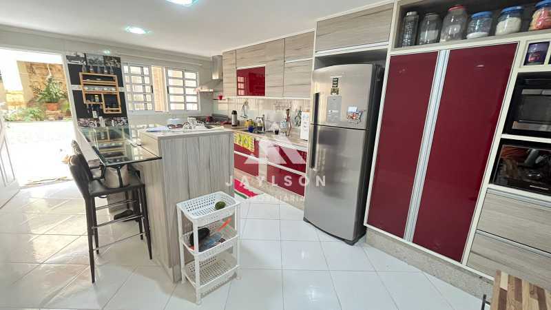 Apartamento à venda com 3 quartos, 200m² - Foto 25