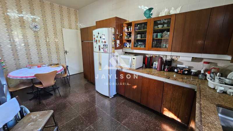 Casa à venda com 3 quartos, 184m² - Foto 18