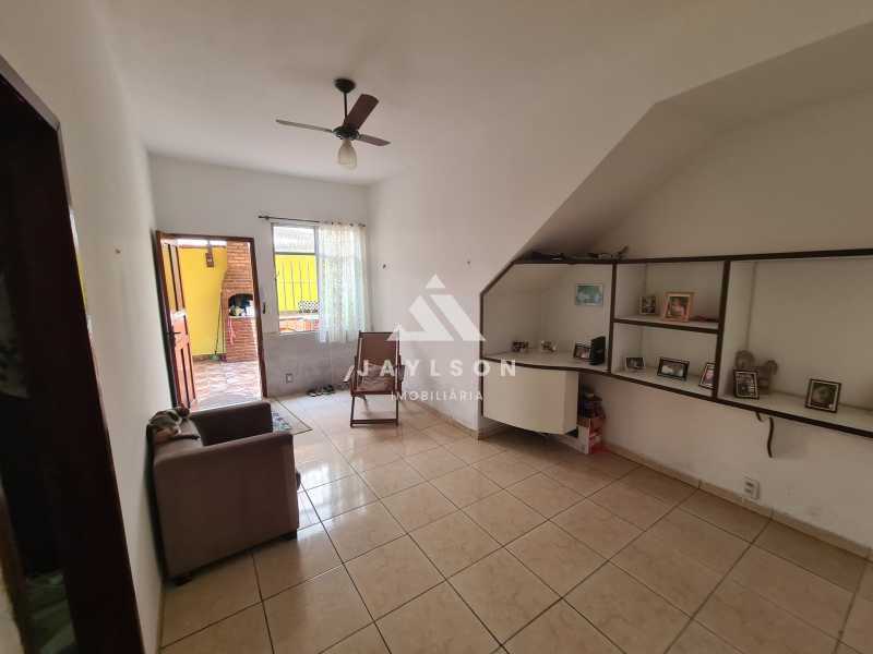 Apartamento à venda com 2 quartos, 80m² - Foto 2