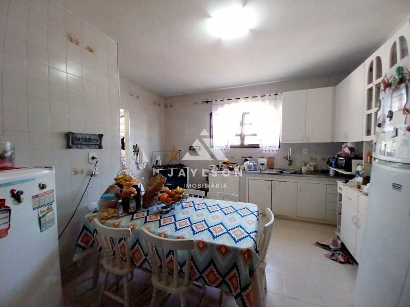 Casa à venda com 5 quartos, 245m² - Foto 12