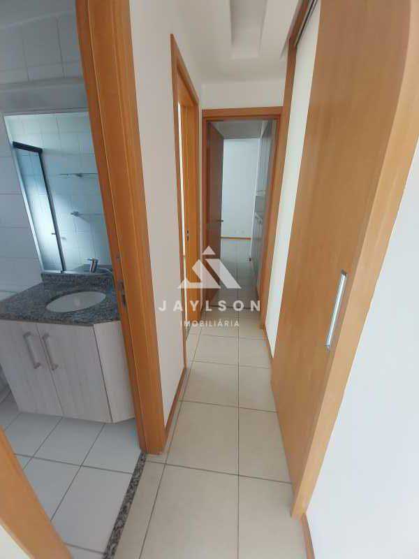 Apartamento à venda com 2 quartos, 62m² - Foto 4