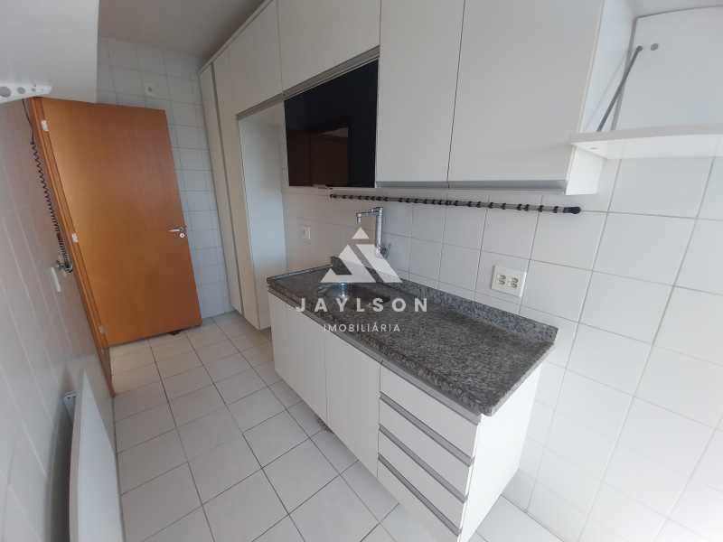 Apartamento à venda com 2 quartos, 62m² - Foto 22