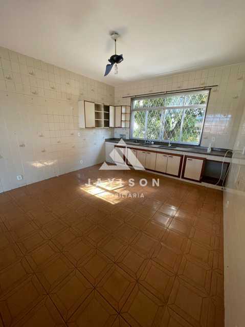 Apartamento à venda com 3 quartos, 291m² - Foto 2