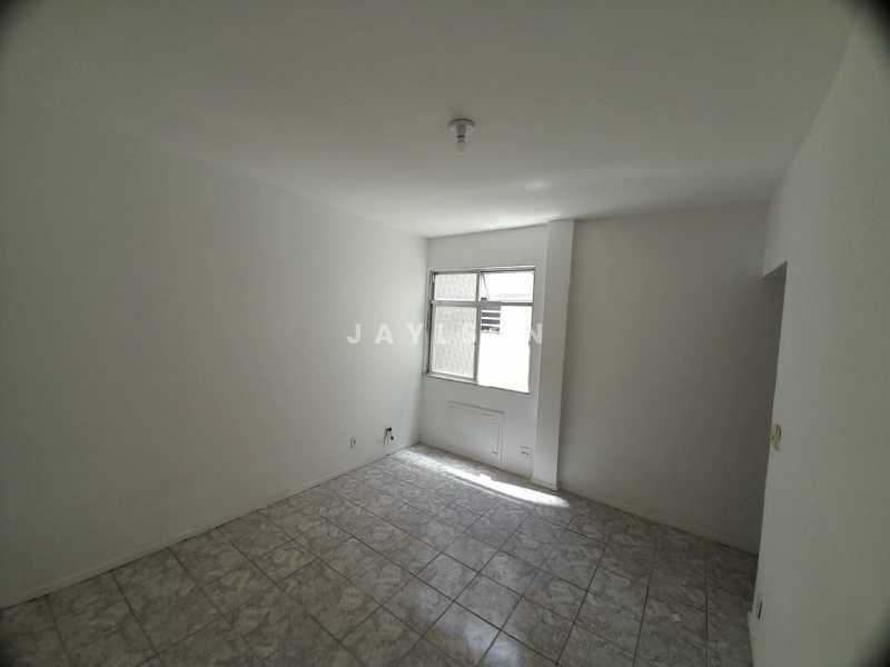 Apartamento à venda com 1 quarto, 60m² - Foto 2