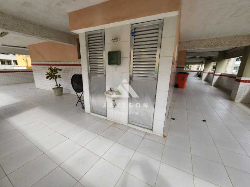 Apartamento à venda com 2 quartos, 80m² - Foto 27