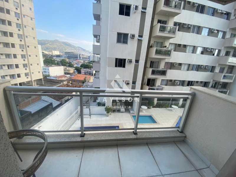 Apartamento à venda com 3 quartos, 74m² - Foto 2