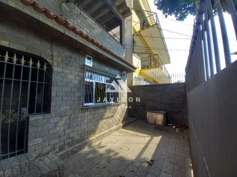 Casa à venda com 3 quartos, 180m² - Foto 1