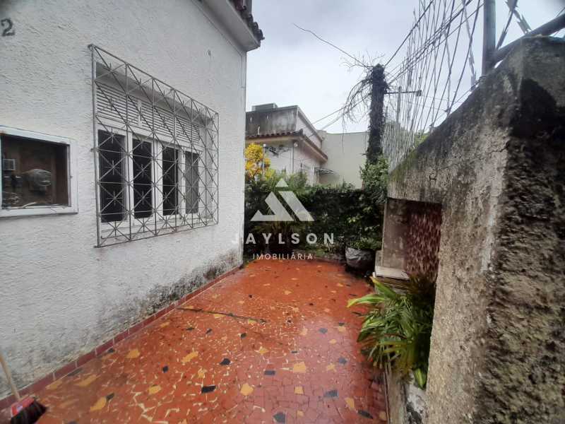 Casa à venda com 2 quartos, 65m² - Foto 2