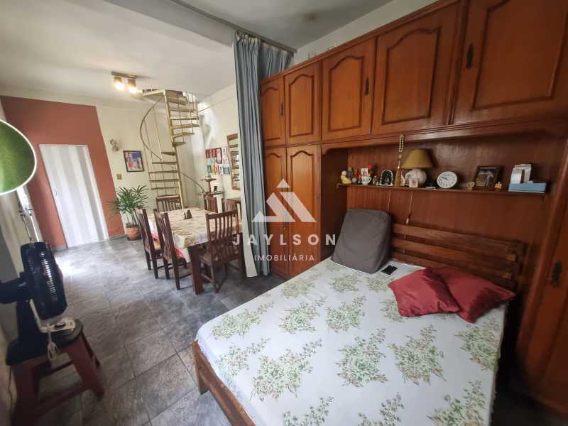 Casa à venda com 2 quartos, 70m² - Foto 11