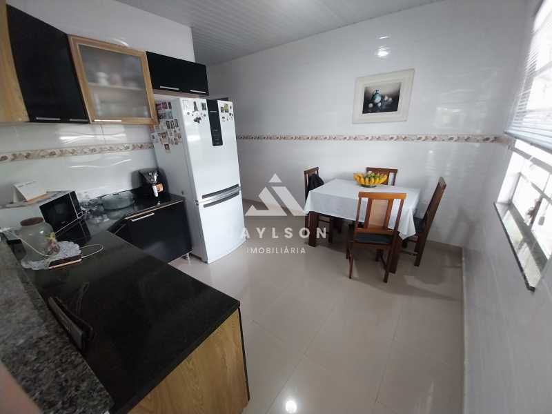 Casa à venda com 3 quartos, 160m² - Foto 14