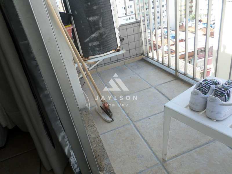 Apartamento à venda com 2 quartos, 70m² - Foto 29