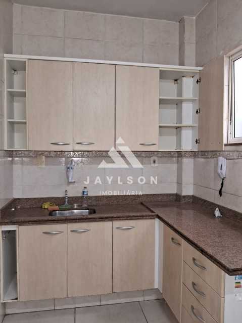 Apartamento à venda com 2 quartos, 64m² - Foto 9