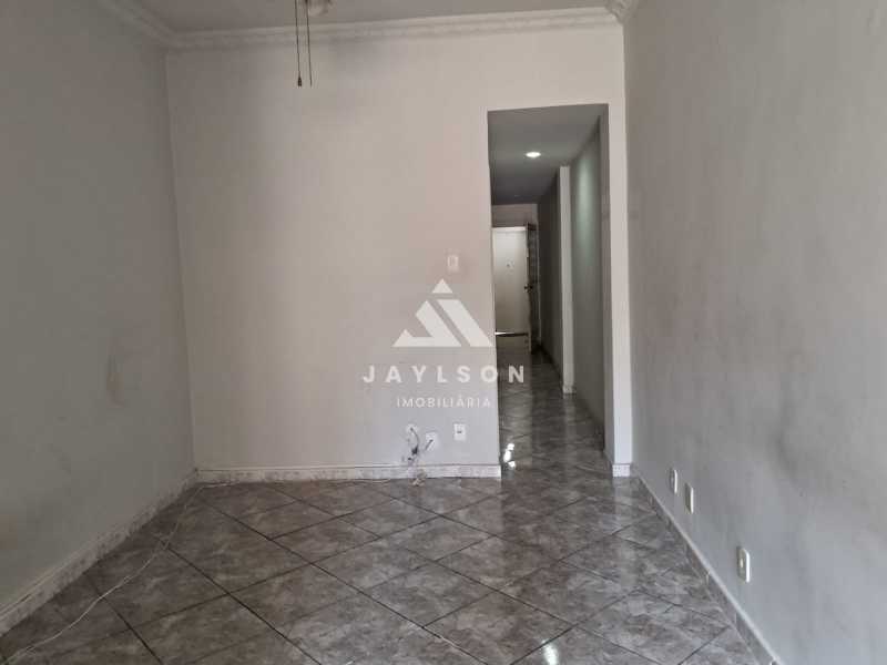 Apartamento à venda com 2 quartos, 64m² - Foto 19