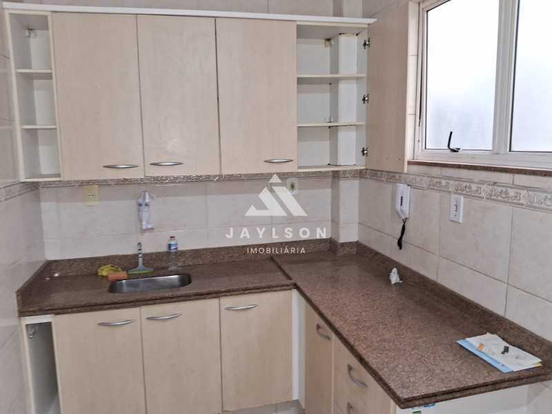 Apartamento à venda com 2 quartos, 64m² - Foto 22