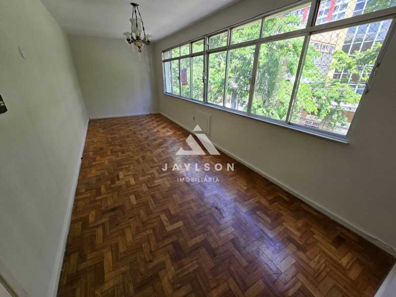 Apartamento à venda com 3 quartos, 129m² - Foto 1