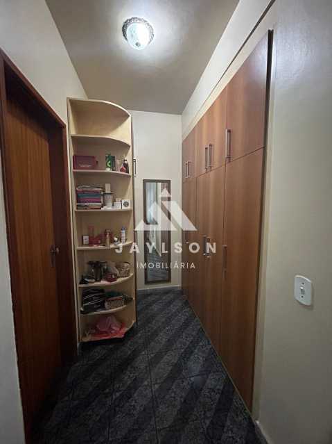 Apartamento à venda com 3 quartos, 222m² - Foto 19