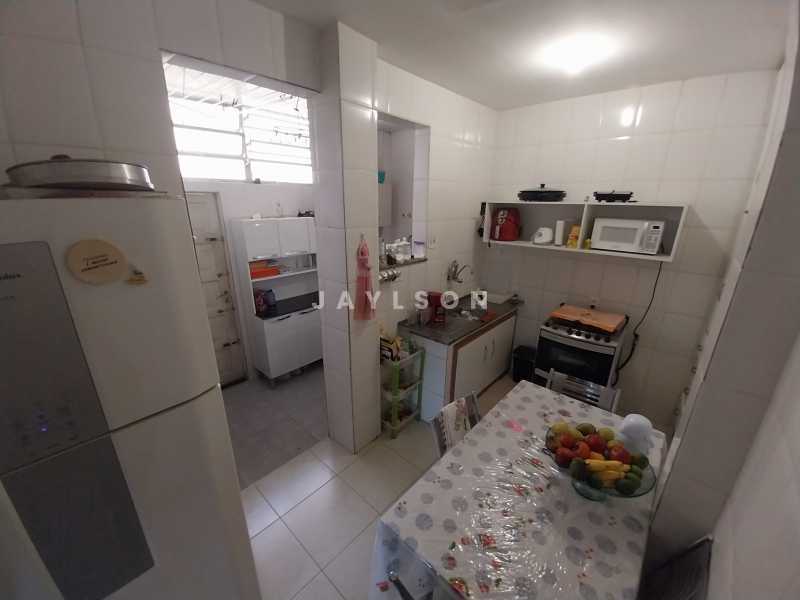 Apartamento à venda com 2 quartos, 70m² - Foto 14