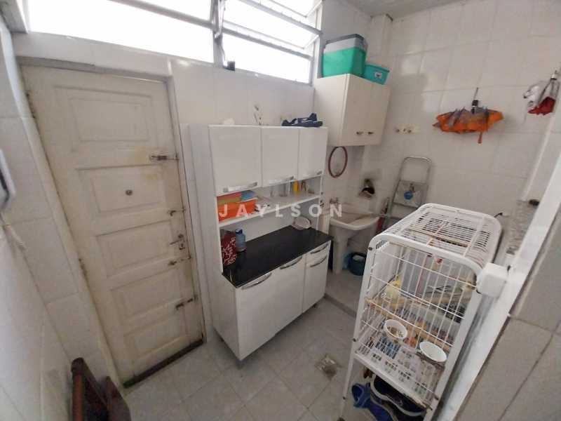 Apartamento à venda com 2 quartos, 70m² - Foto 18