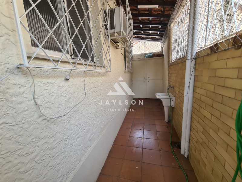 Apartamento à venda com 2 quartos, 64m² - Foto 4