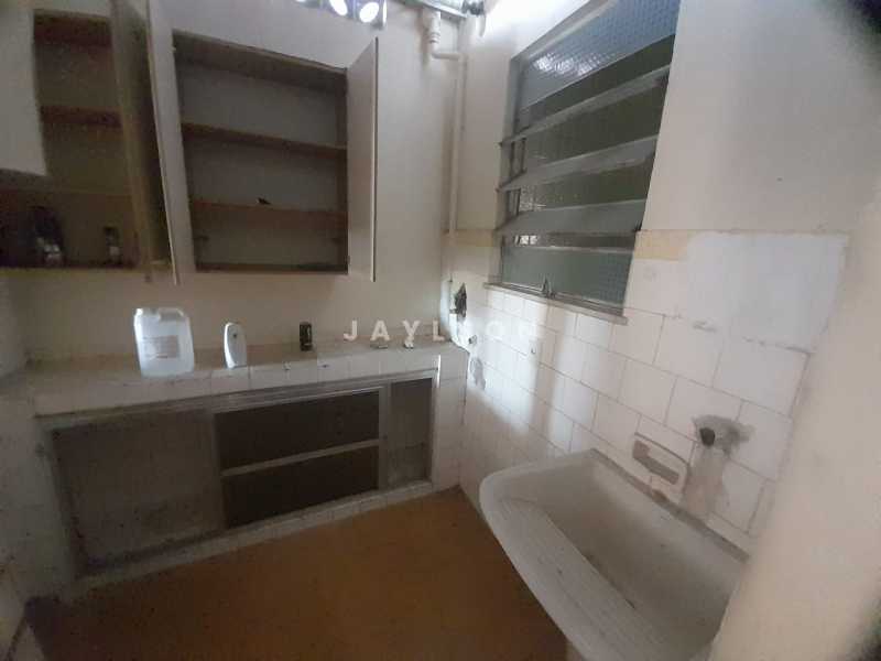 Apartamento à venda com 2 quartos, 75m² - Foto 17