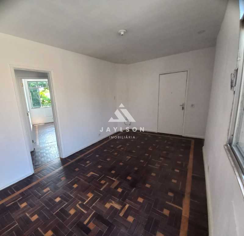 Apartamento à venda com 2 quartos, 64m² - Foto 2