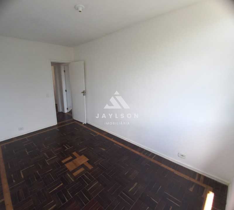 Apartamento à venda com 2 quartos, 64m² - Foto 8