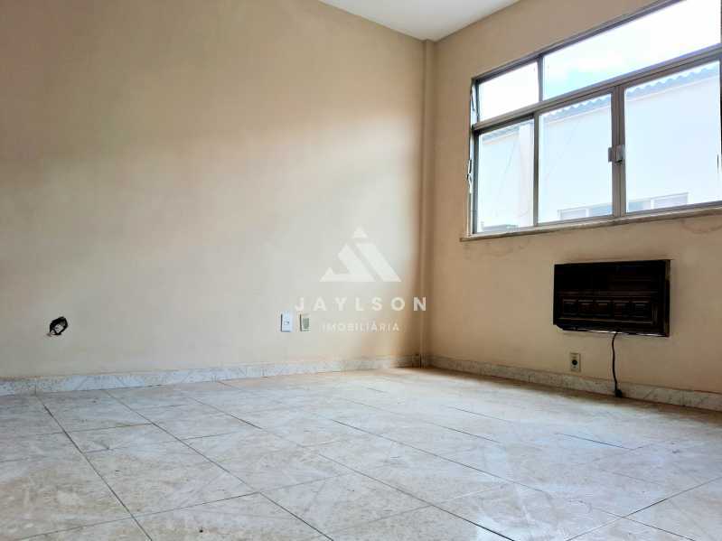 Apartamento à venda com 2 quartos, 42m² - Foto 18